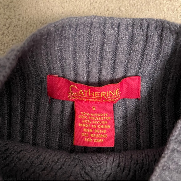 Cableknit Turtleneck Sweater - Picture 2 of 2